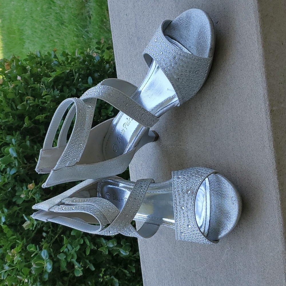 Girls size 4 zip back heels